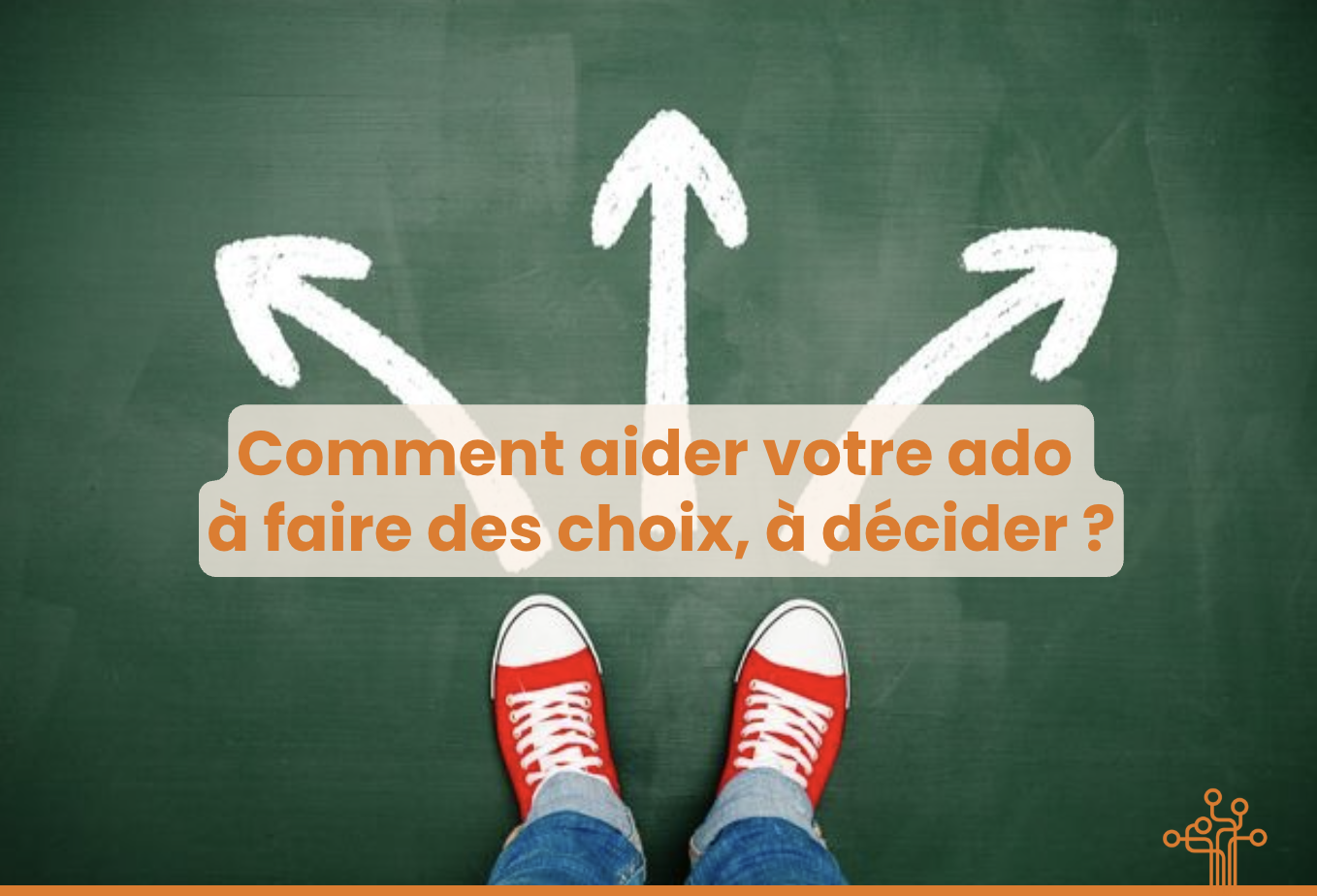 Personne comparant plusieurs options avant une prise de décision