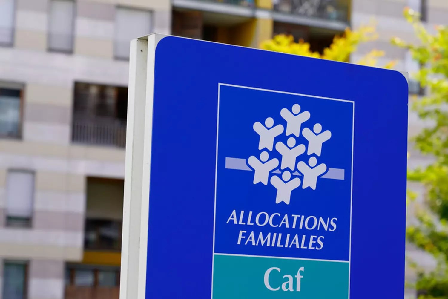Calcul du forfait logement RSA 2025 sur un document de la CAF